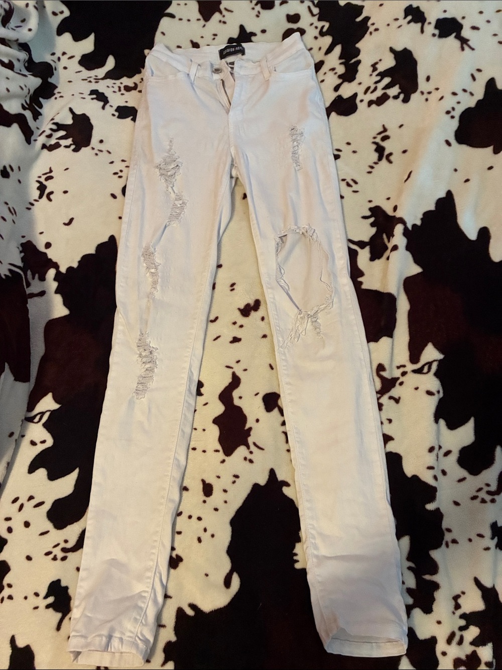 Fashion Nova White Distressed Women’s Skinny Jeans